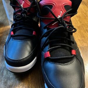Jordan Men's Black and Red Sneakers